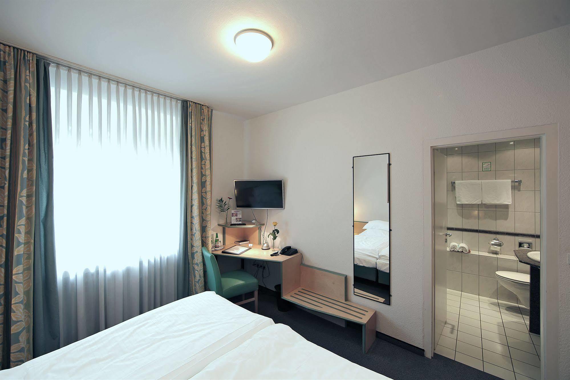 דיסלדורף Hotel Am Hofgarten מראה חיצוני תמונה