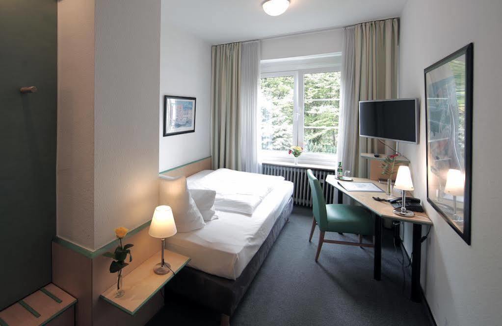 דיסלדורף Hotel Am Hofgarten מראה חיצוני תמונה